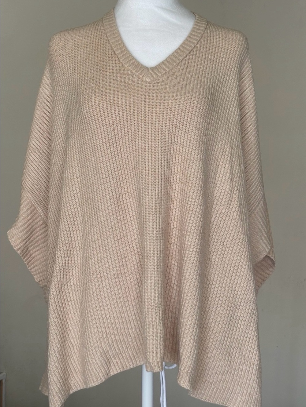 14th & Union Classic V-Neck One Size Poncho - in Beige